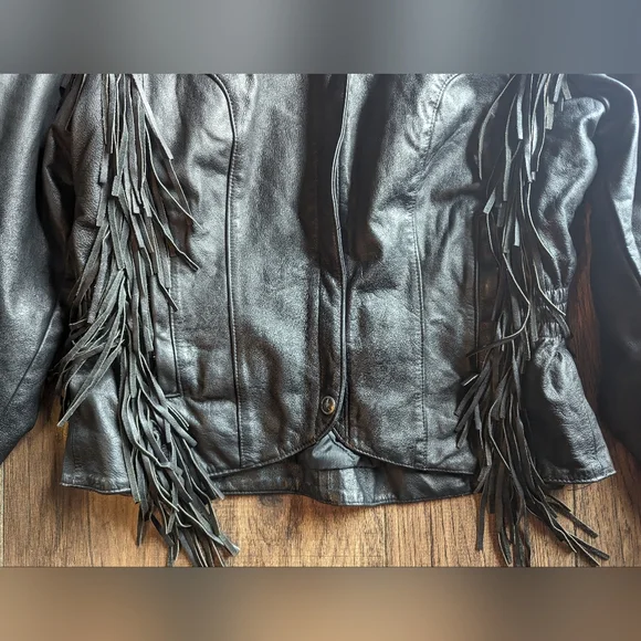 Harley Davidson Women Large MIRAGE Black Leather Fringe Jacket w/ Metal Emblem